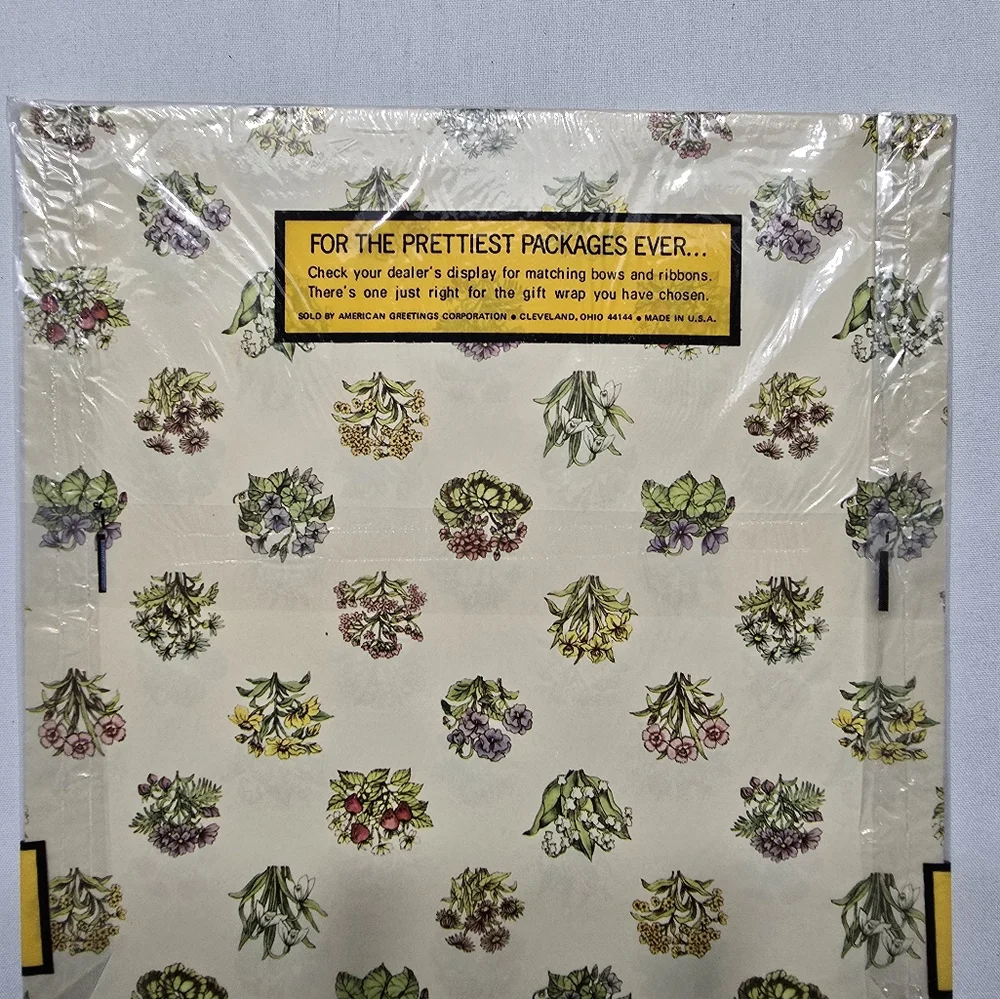 Vintage New American Greetings Assorted Gift Wrap Hollie Hobbie Patchwork Floral